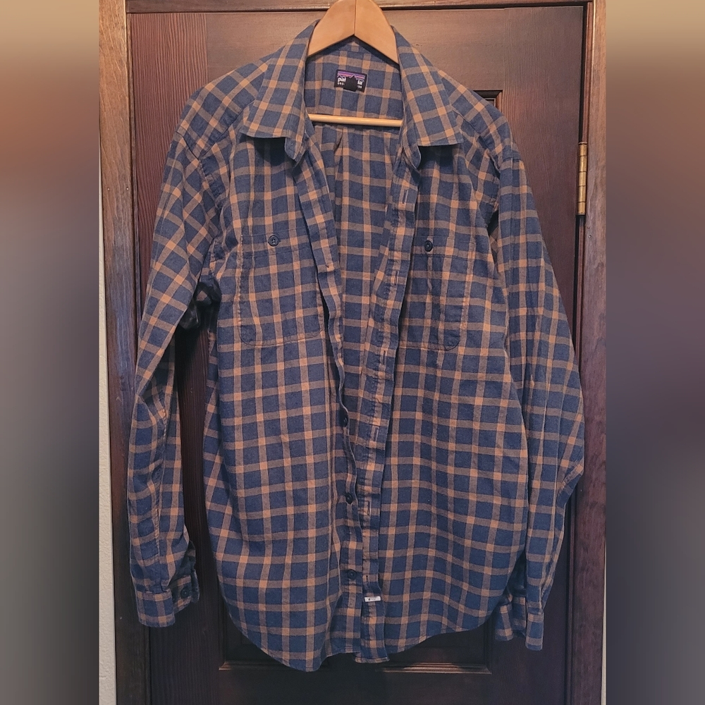Patagonia Long Sleeve Button Down Shirt XL 1236
